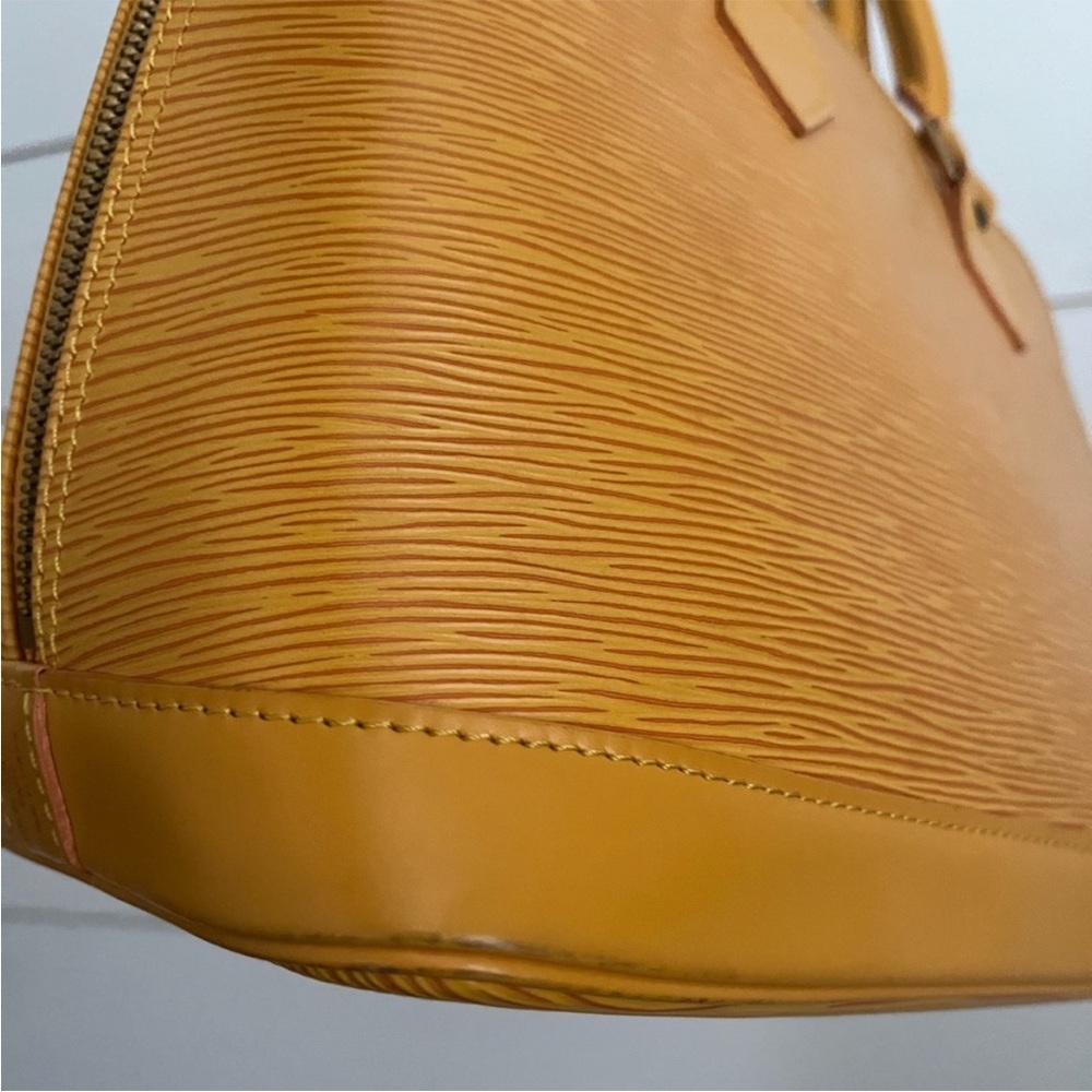 Louis Vuitton EPI Leather Alma PM Bag - Picture 9 of 16